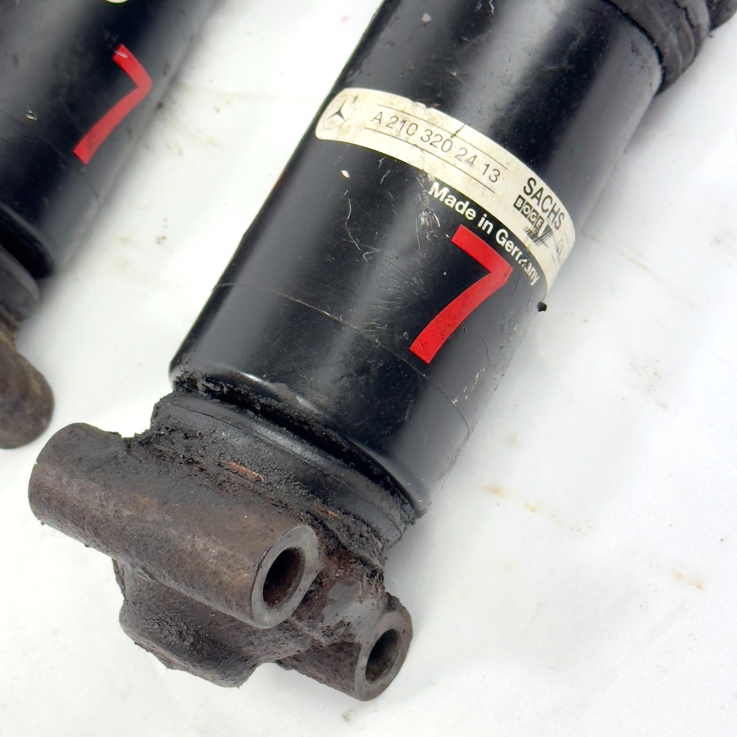 Mercedes W210 Federbein Niveau Stoßdämpfer Niveauregulierung 7 A2103202413 Sachs3