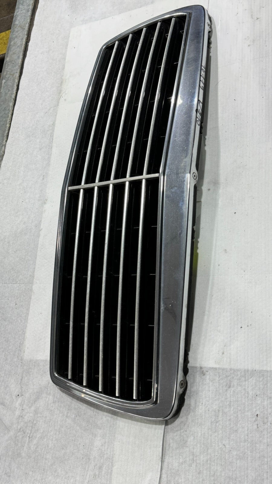 Mercedes Kühlergrill Frontgrill E Klasse W210 Original Elegance 2108800083 – Bild 3
