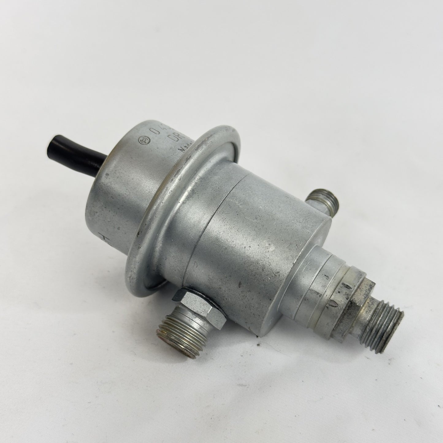 Mercedes Kraftstoffdruckregler Druckregler 0438161001 – Bild 1