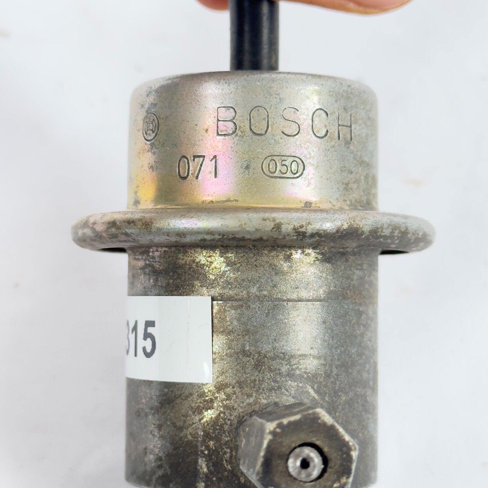 Bosch Kraftstoffdruckregler 0438161013 für MERCEDES W124 126 107 129 461 463