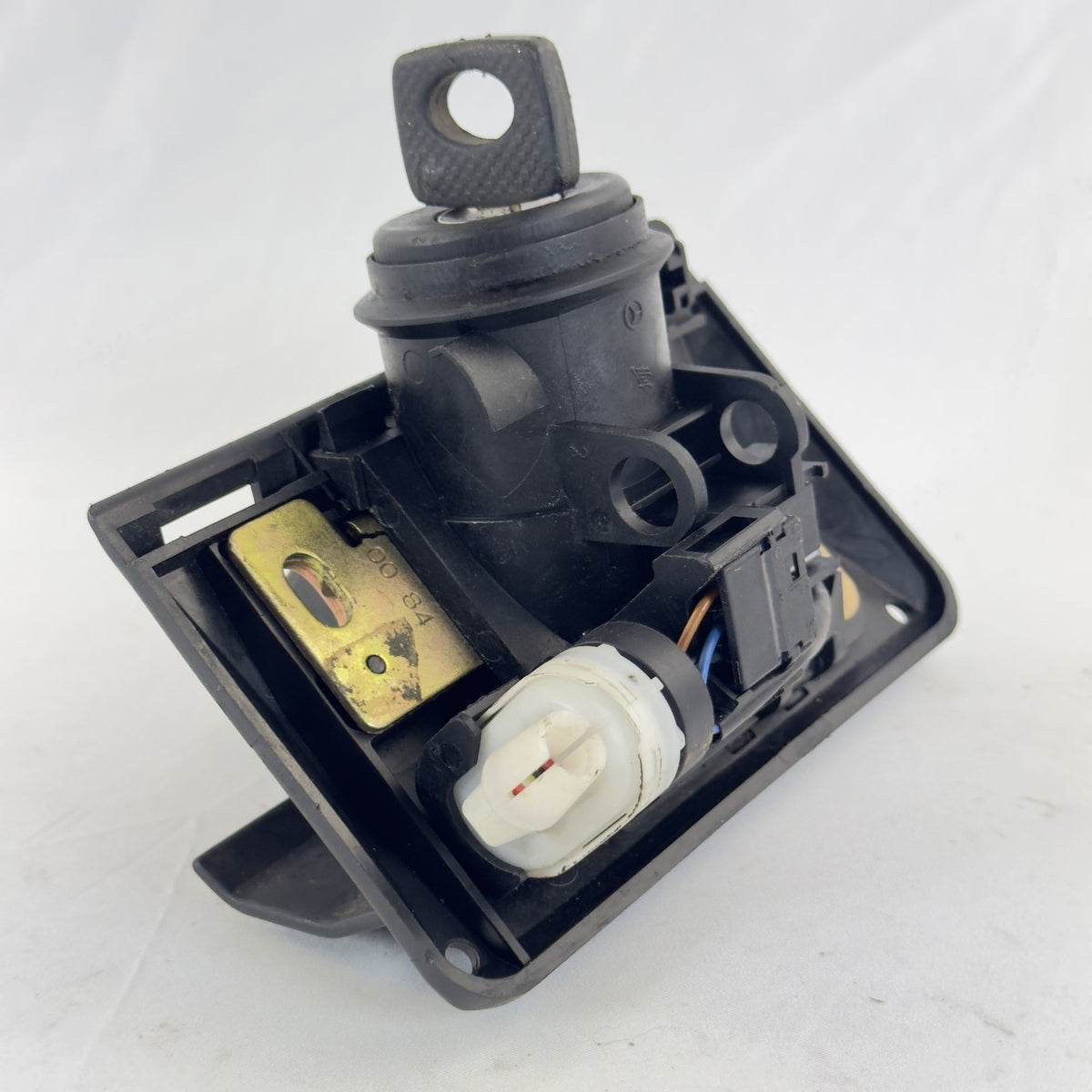 Mercedes W202 W210 Heckdeckelschloss A2107500784 – Bild 4