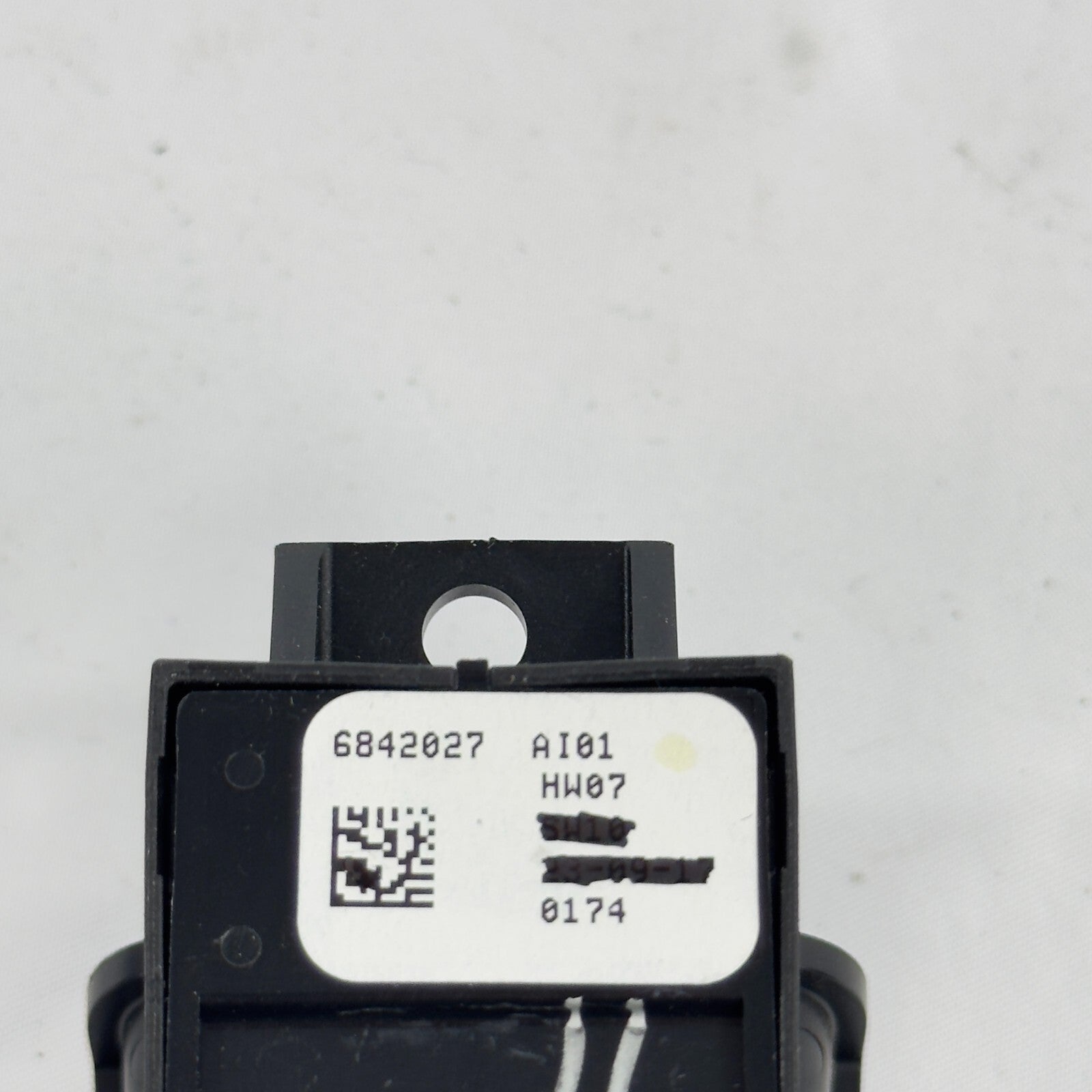 Interruptor freno de mano BMW 6842027 61319109311 F90 G01 G02 G30 G31 G32