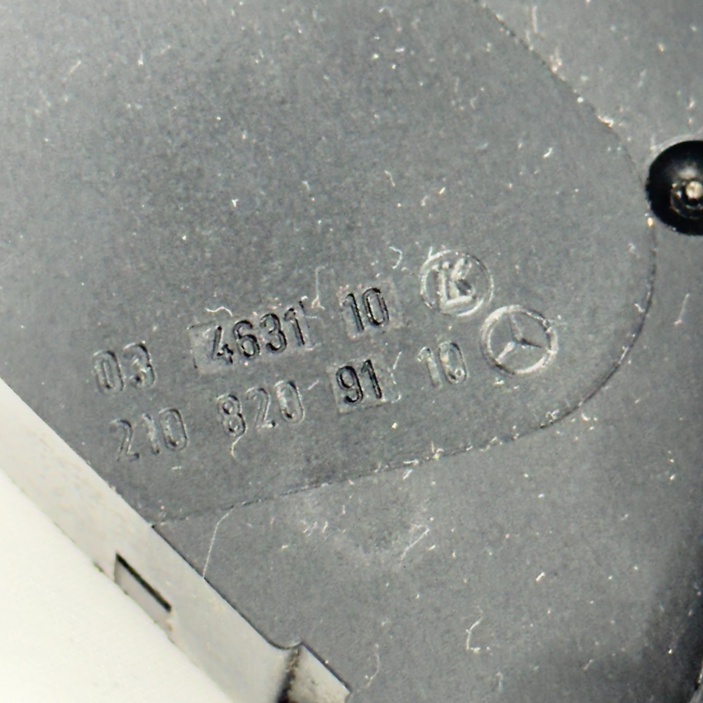 Mercedes W210 W208 CLK Sitzverstellung links Schalter – Bild 7