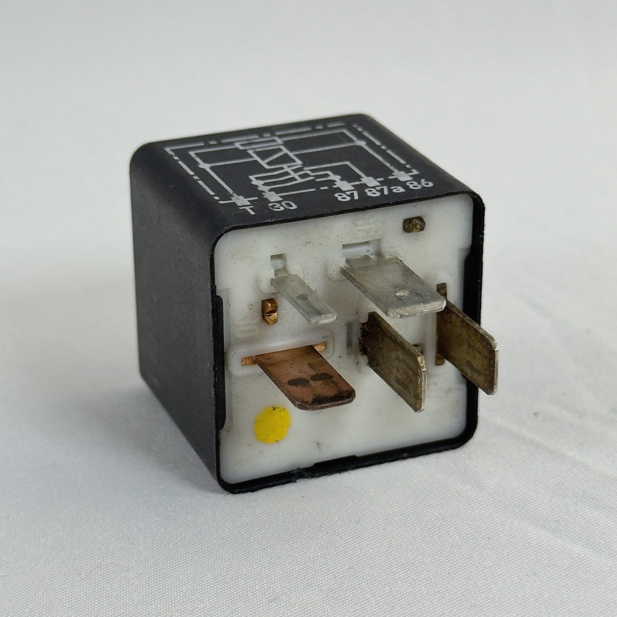 Audi Relais 219 443951253AA Stromversorgung – Bild 6