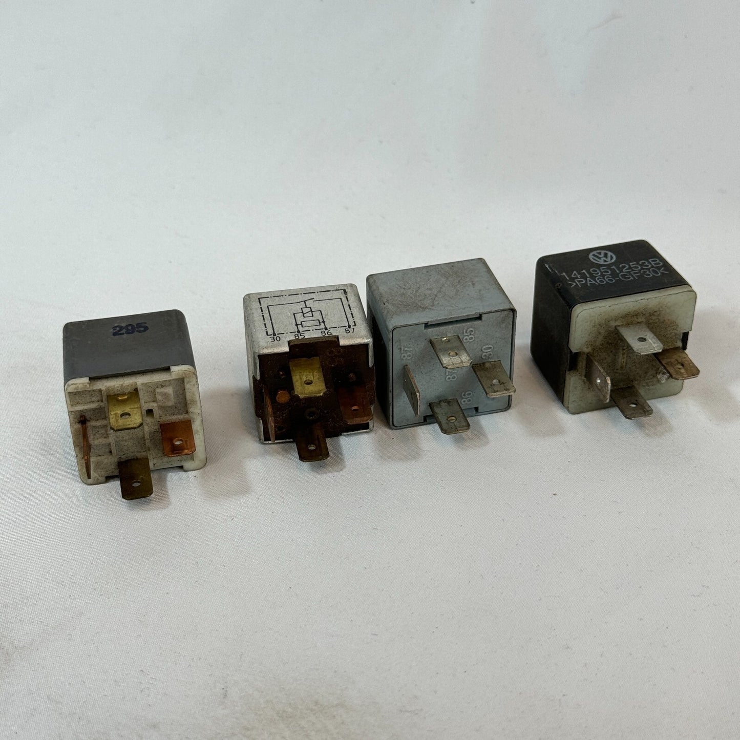 VW Relais 53 Arbeitsrelais Mehrzweckrelais 141951253B Audi Seat Volkswagen Skoda – Bild 5