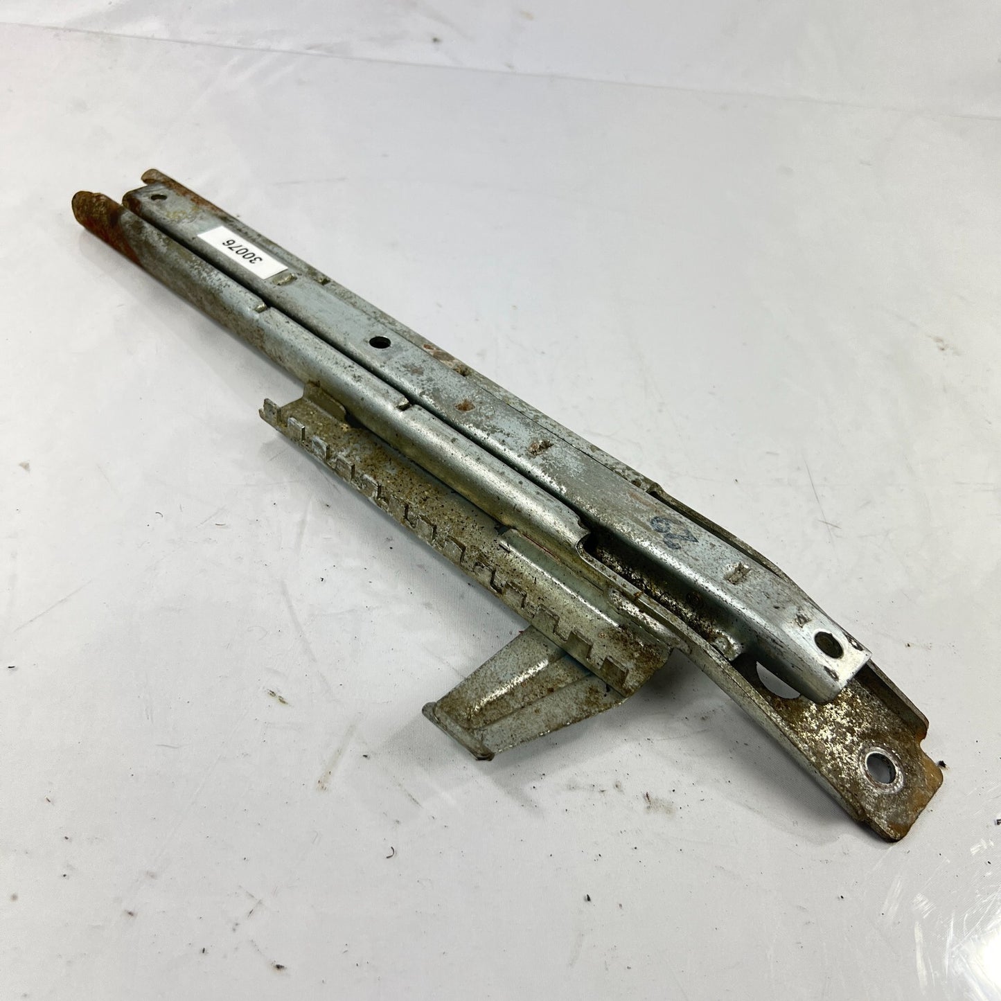 MercedesBenz W116 W123 Sitzschiene Schiene Führungsschiene Sitzverstellung – Bild 3