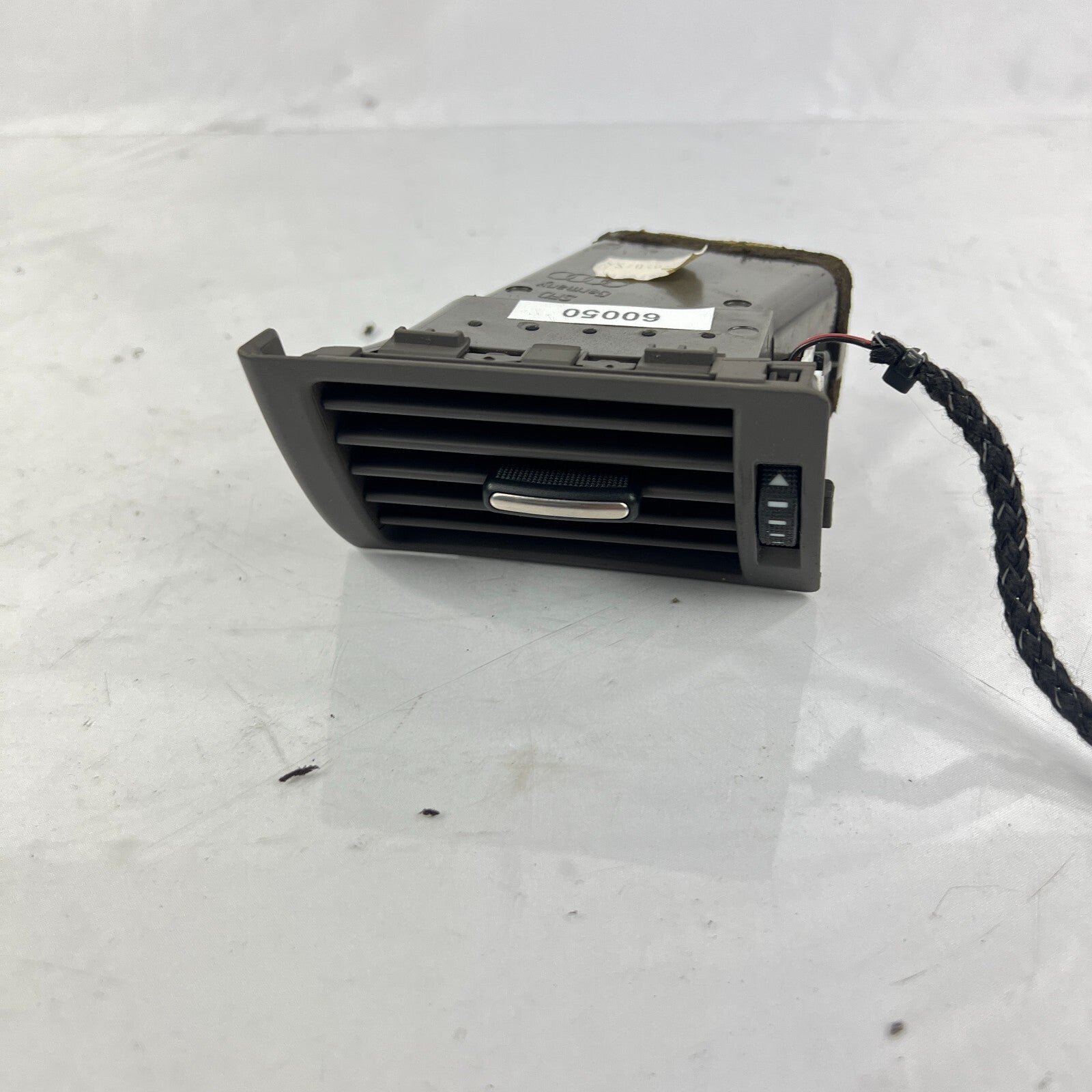 AUDI 8E0820902F Lüftungsgitter Armaturenbrett Heizungsgitter A4 Vorne Rechts – Bild 5