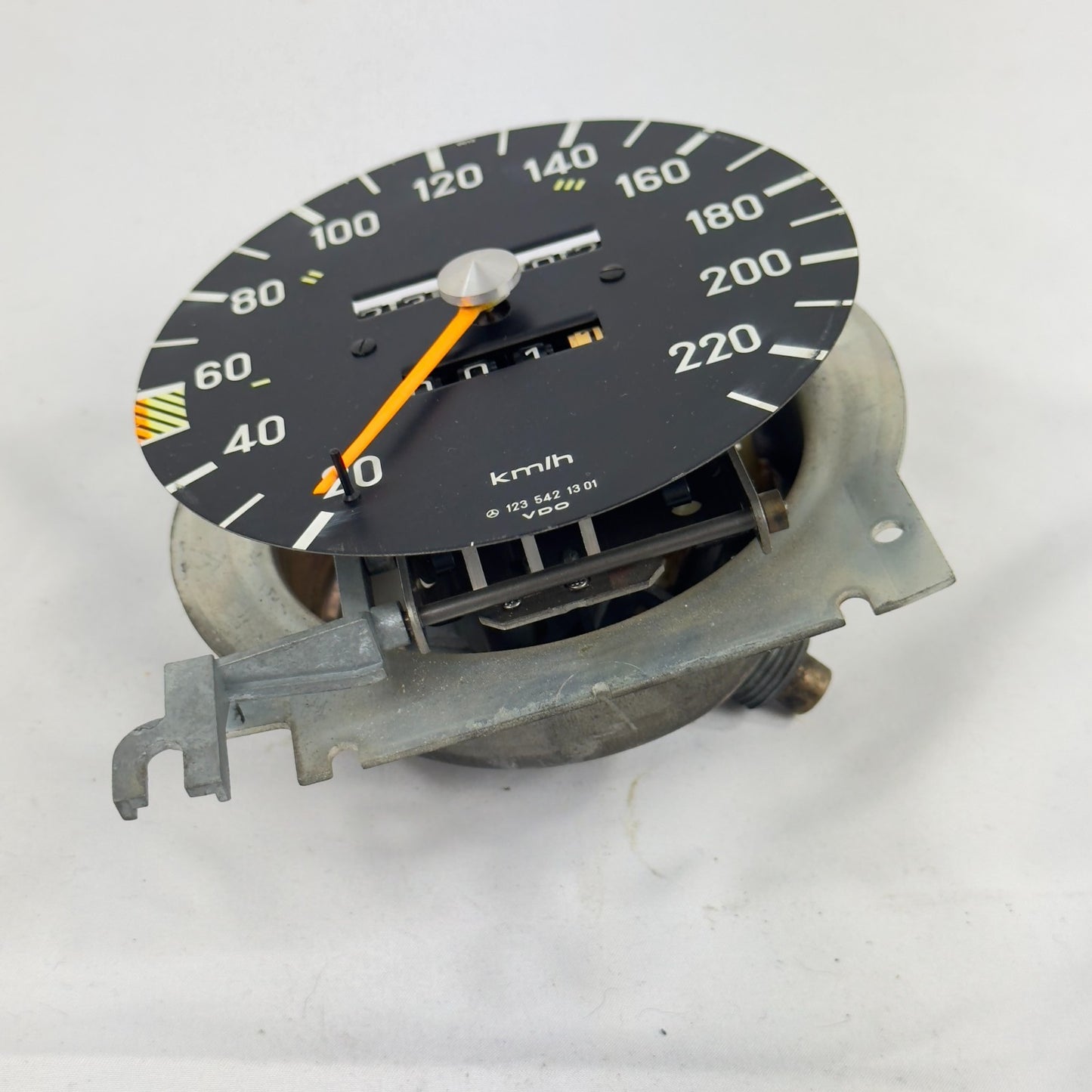 Mercedes W123 Tacho Tachometer Kombiinstrument 4 Gang VDO 220kmh 12354213011