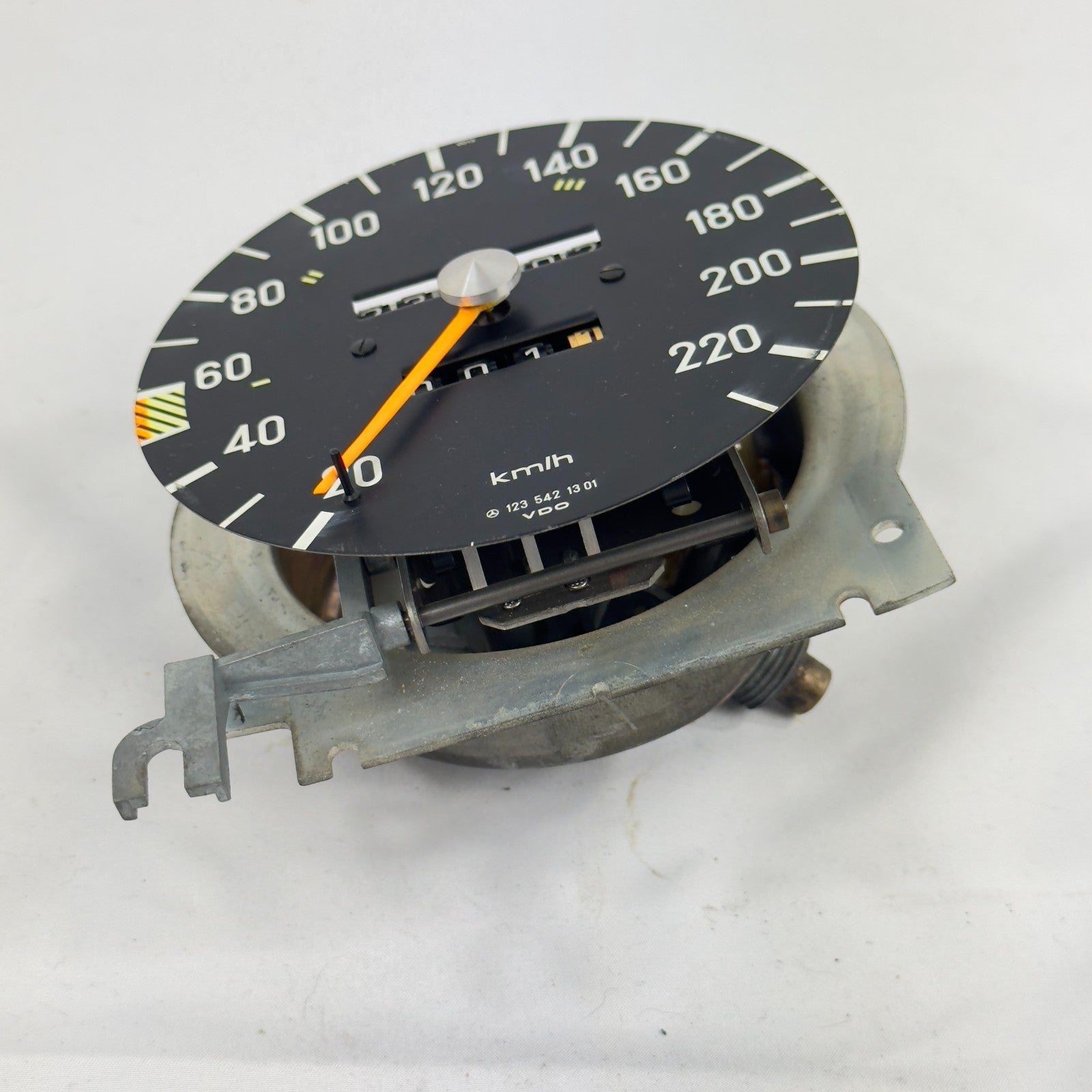 Mercedes W123 Tacho Tachometer Kombiinstrument 4 Gang VDO 220kmh 12354213011