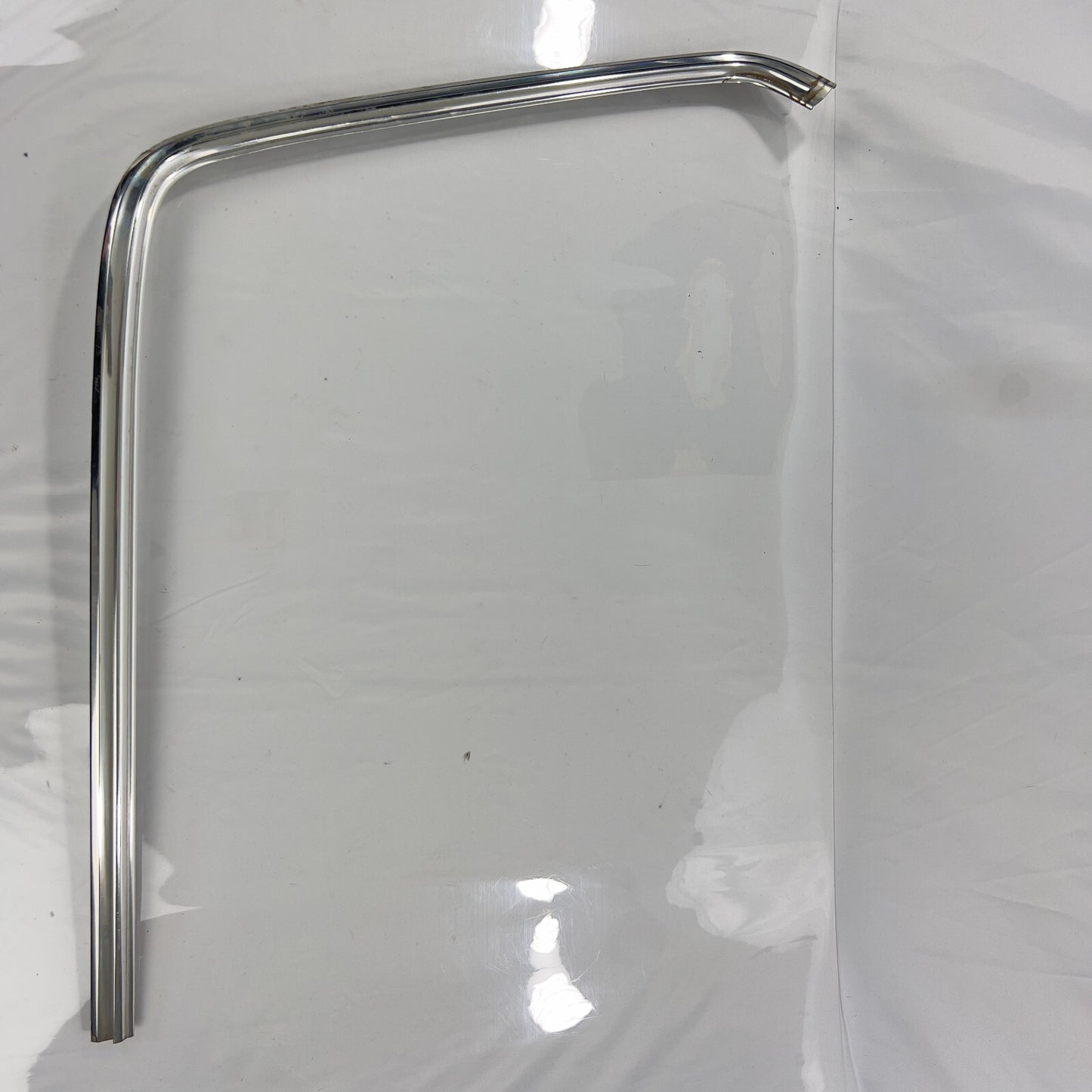 Mercedes Benz Heckscheibe Zierrahmen Links Hinten Rahmen Fenster A1166780330 – Bild 1
