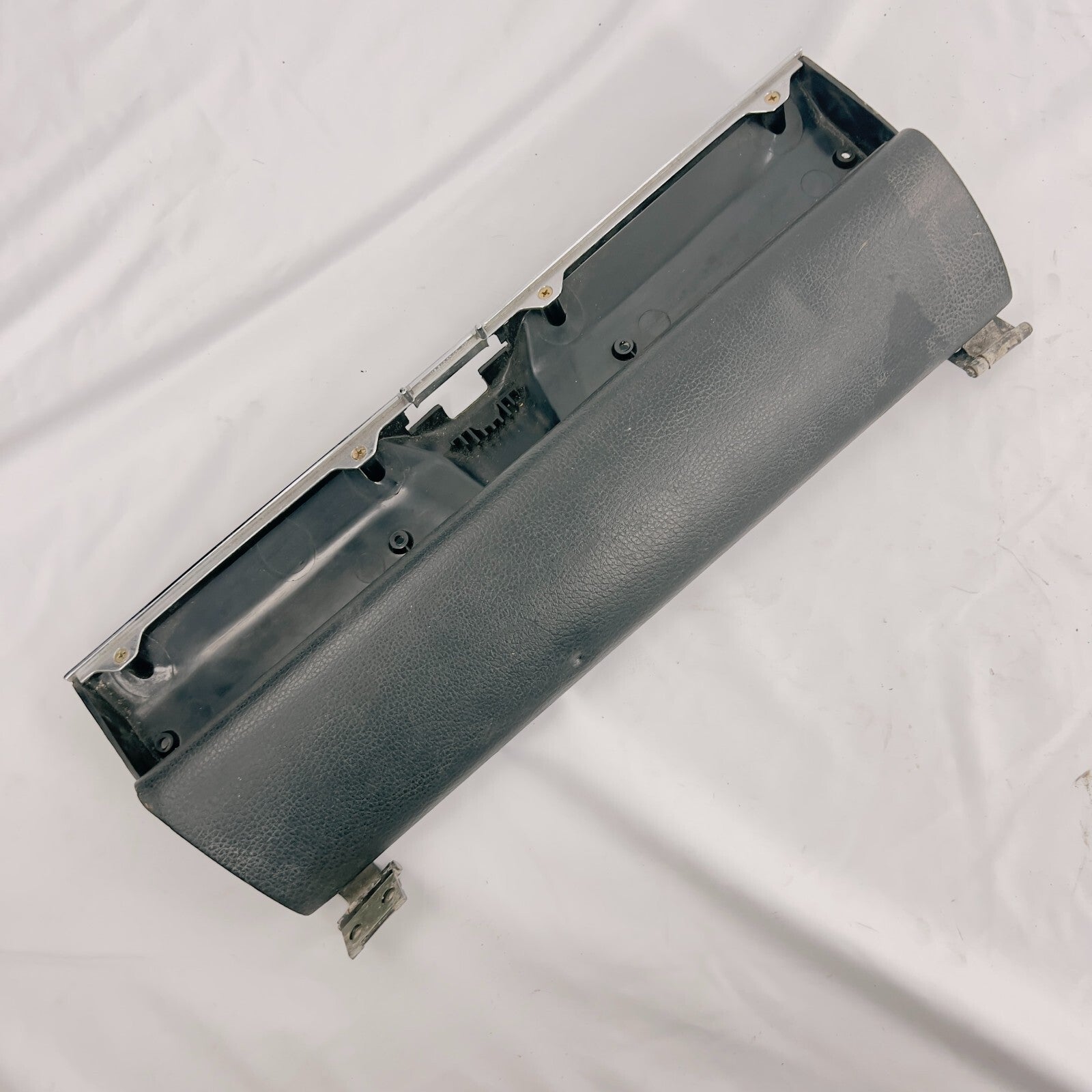 MercedesBenz W116 Handschuhfach Abdeckung Oldtimer 450SEL A1166890230 – Bild 2
