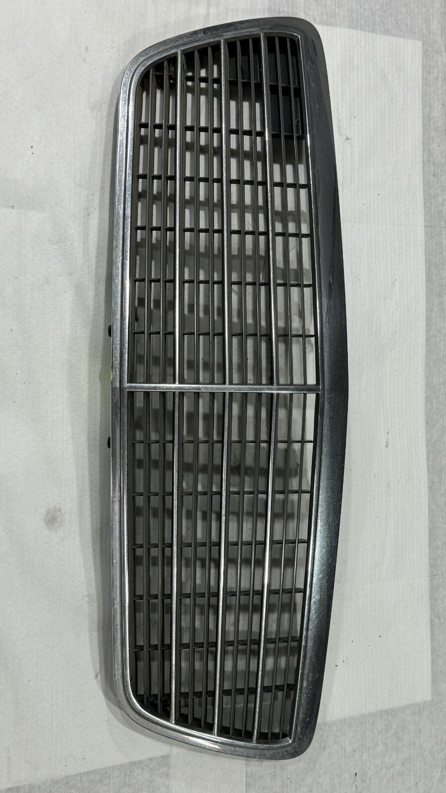 Mercedes E Klasse W210 Kühlergrill Frontgrill Original Avantgarde 2108800483 – Bild 3