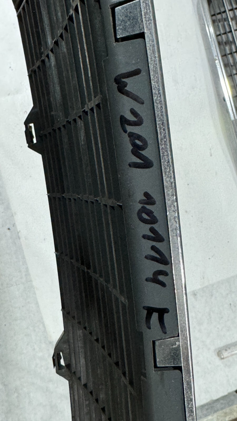 Mercedes E Klasse W210 Kühlergrill Frontgrill Original Avantgarde 2108800483 – Bild 6